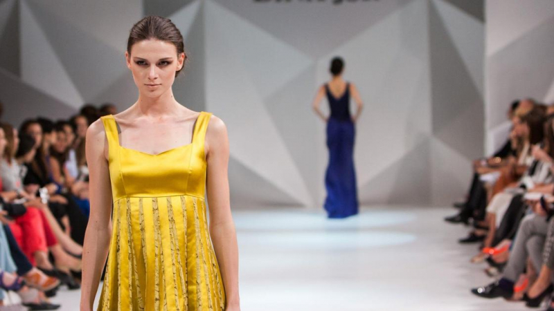 Модные платья 2022: тенденции, фасоны, цвета