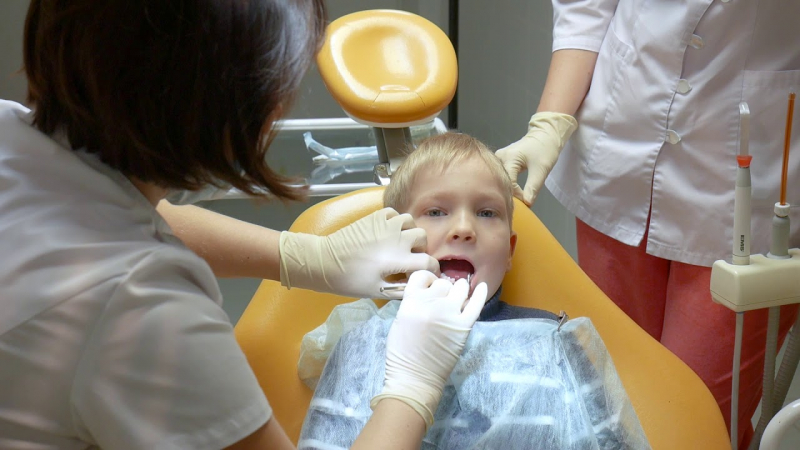 Как научить ребенка не бояться стоматологов