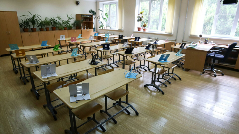 В Воронеже учительница, рассуждавшая о неполной семье, решила уволиться