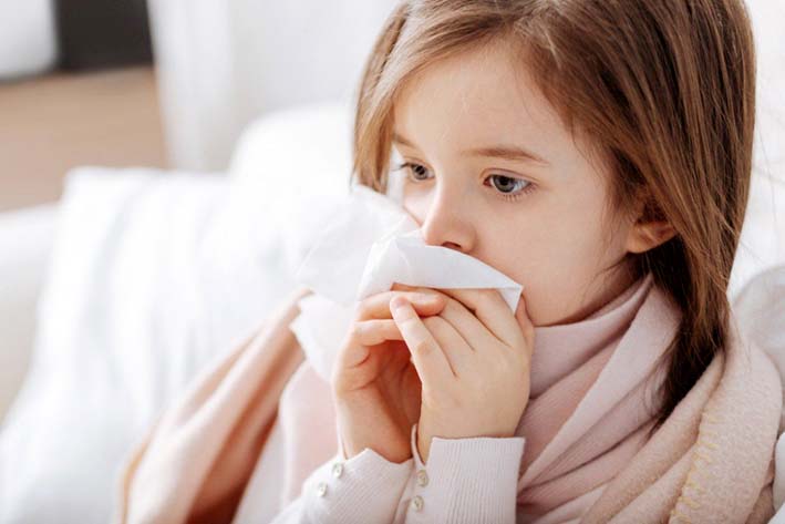 Простуда у ребенка: чем может быть опасно самолечение