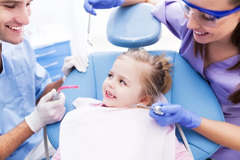 Первый визит к стоматологу как вклад в здоровье ребенка